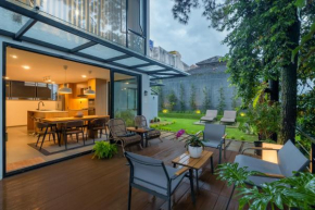 Pine Breeze Loft House - Cozy Loft House with Outdoor Deck at Pasteur